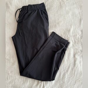 Lululemon sweatpants trouser size 4